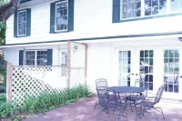 Harbor Hill Inn Cottage - River Walk Suite Hotels in Pepin