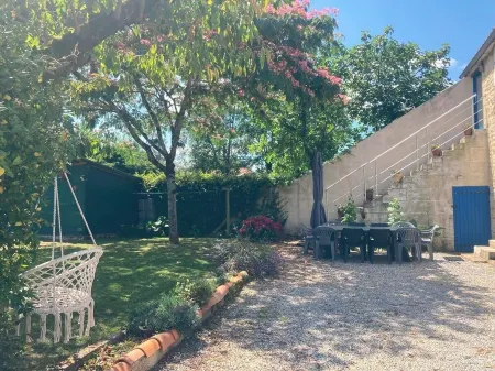 Large Cottage for 8 to 10 persons + private jacuzzi Отели в г. Пео