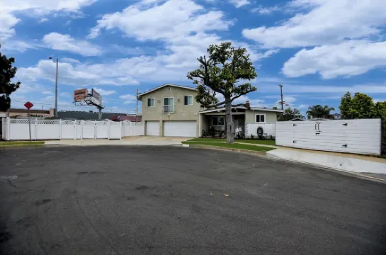 Torrance Mid Century Home Close To Beaches, Shopping, Dining, Entertainment 港灣城酒店