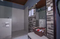 Charming 2-bedroom villa surrounded by nature in phenomenal Monteverde with WiFi