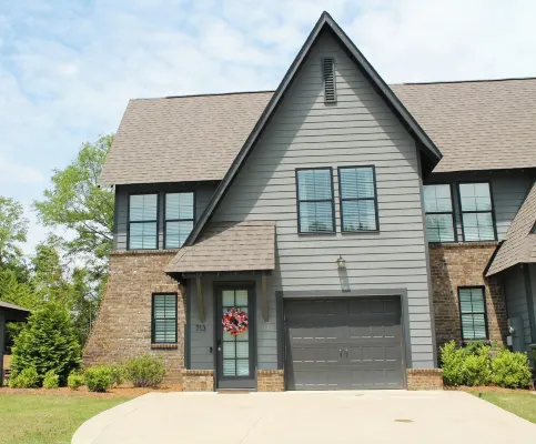 New Listing-Spacious 4-Br 3.5 Bath. the War Eagle House in the Heart of Auburn!