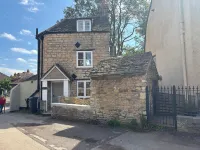 The Corner Cottage - ideal Cotswold way walk stay / pet friendly