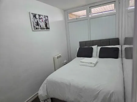 Welcoming apartment with WiFi in charming Harlow, Essex Отели рядом с достопримечательностью «Парк Харлоу Таун»