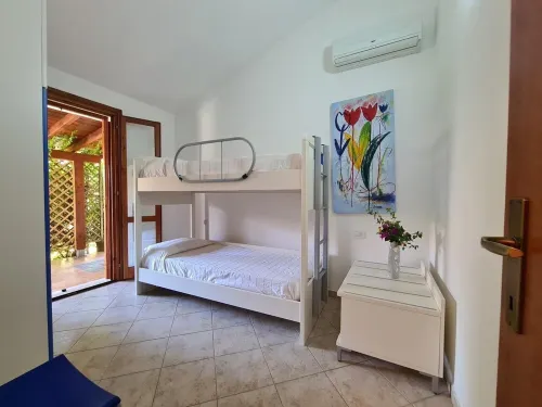 Villa "Il Giglio del Mare" with garden and parking space 3 km from Porto Pino