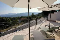 Spacious apartment with 2 bedrooms and sea view near Opatija