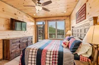 Luxury/Cozy SMOKY MTN GETAWAY Cabin-Location-View-HotTub+more