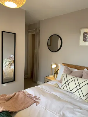 Beautiful weavers cottage, views and garden Hotels in 