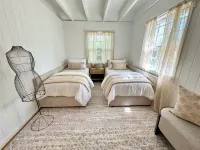 Walk to the beach from 4 Bedroom house in Amagansett - Private Beach Path Access Hotels in Amagansett