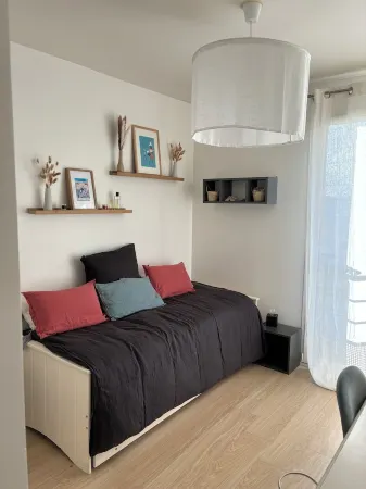 Appartement Lumineux à Suresnes à Côté de Paris Vue Tour Eiffel Отели рядом с достопримечательностью «Sogitec Industries»