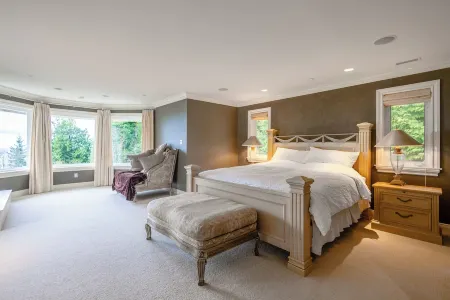 Luxury 5BR Villa | Gym, Theater & Ocean Views