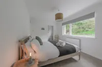 Beautiful, modern 3 bedroom house with stunning views