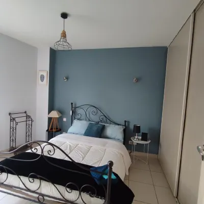 Lovely apartment 10 minutes from the sea, near the historic town center, very quiet garage.