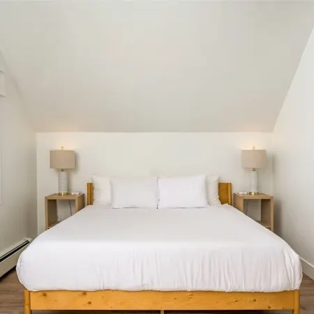 Mtn & Lake Views, Hot Tub, Dog Friendly, Chef's Kitchen, 5 Min to Main St Breck