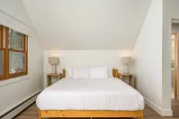 Mtn & Lake Views, Hot Tub, Chef's Kitchen, Breck