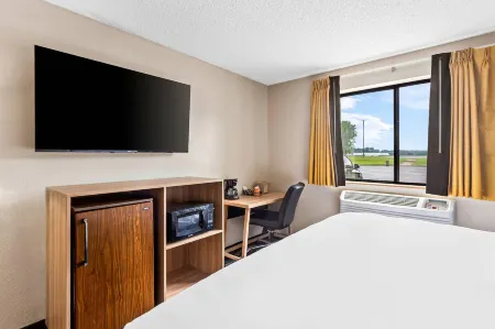 Quality Inn & Suites Howe - Sturgis