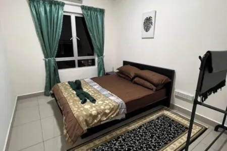 Alstenor Homestay offers accommodations in Kajang and near IOI City Mall.