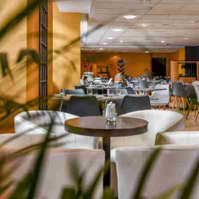 Hôtel Restaurant Le Commerce Dining/Meeting Rooms