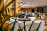 Logis Hôtel le Commerce فنادق في Lay-Lamidou