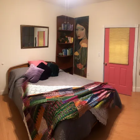 Stylish, Eclectic two bedroom Retreat Near Downtown & Redwood