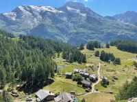 Fully-equipped luxury chalet 8/10 pers Sainte Foy Station proche Val d'Isère/Italie 聖福瓦－塔朗泰斯住宿飯店