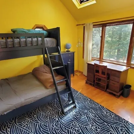 Spacious and bright mountain house near Hunter and Windham