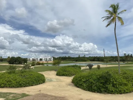 Cozy Golf course villa
