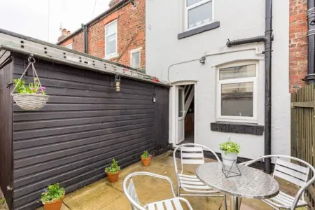 Charming Terraced House in the centre of Hoylake Отели в г. район Виррал