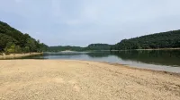 LAKE CUMBERLAND Get-a-Way! Charming House. BOAT RAMP NEARBY - Wifi - RV Hookups