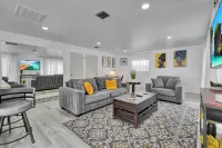 Charming 2-bedroom apartment in lovely DeBary with AC, WiFi Hotels in DeBary