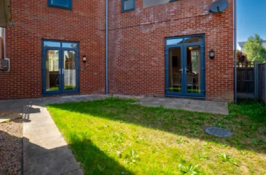 14 Guests-6 Bedroom House Free Parking Hotels in 