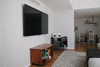 Cozy two bed, two bath townhome with 2 living spaces and 2 car garage Hotels in Forest Lake