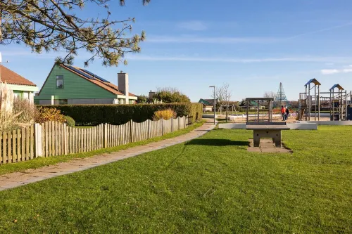 Tulip Beach 5 person house with privacy