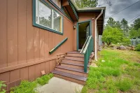 Cozy 3-bedroom cabin in the majestic pines of Munds Park with WiFi, AC