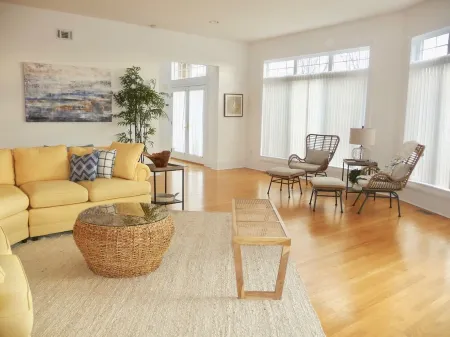 Water View Beauty Отели рядом с достопримечательностью «Cryder Beach»