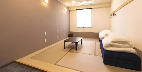Wild Cherry Blossom-Hostel,Tokyo Koganei- - Tiny Houses