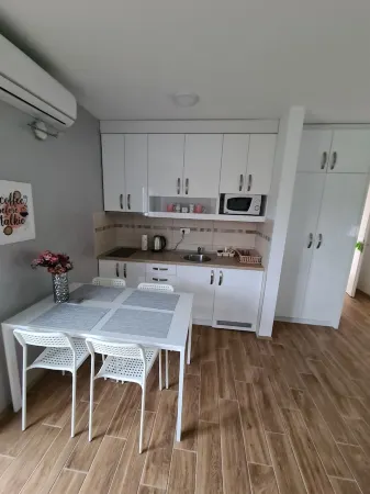 Quiet place located 350 meters from aquapark Отели в г. Врњачка Бања