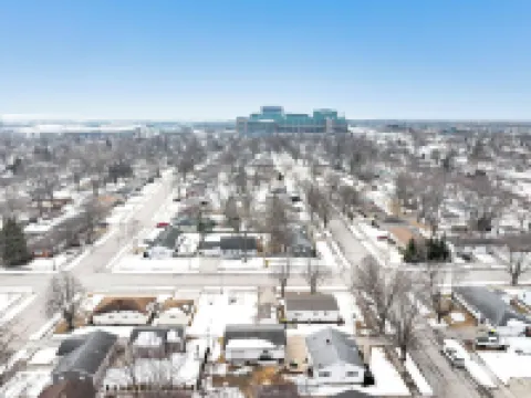 Lambeau Lodge near the heart of Titletown District, Green Bay