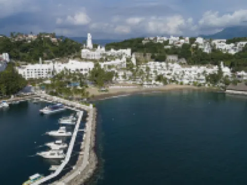 Las Hadas by Brisas โรงแรมในมานซานีโย