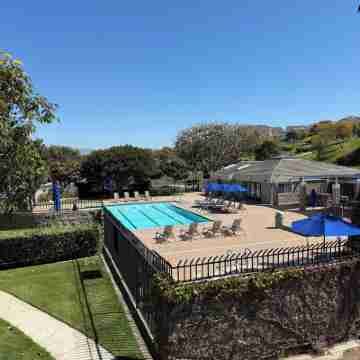 Stunning 3-bedroom house in delightful Irvine w panoramic views & modern decor. Fitness & Recreational Facilities