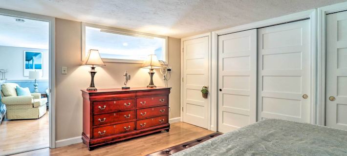 Quaint and Convenient! Cape Cod Apt Near Canal Отели в г. Борн