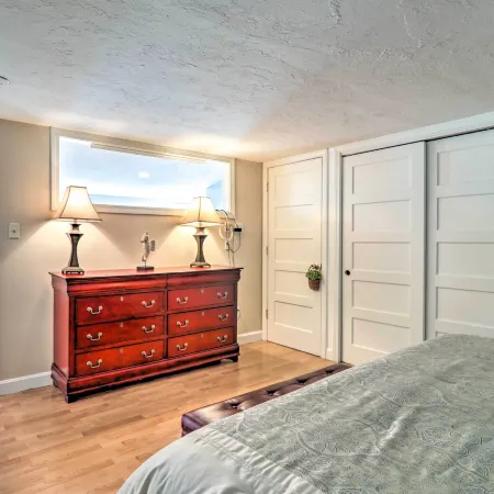 Quaint and Convenient! Cape Cod Apt Near Canal