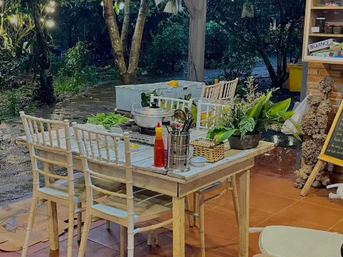 Homestay Vuon Trai Cay Nhiet Doi VO UU Garden Hotels in Đạm Bri