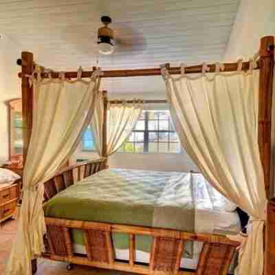 Tequila Sunset-Only Beach Front Home in Oleander Gardens Rooms