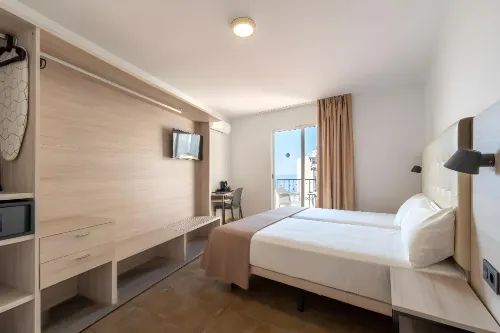 Hotel Queens - Adults Only - 2 ดาว