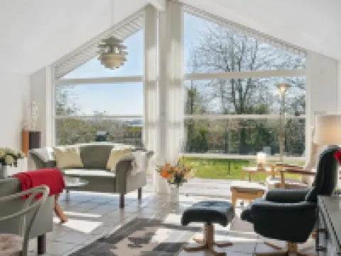 "Lauren" - 200m to the Fjord Hotels in Holbaek