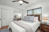 Pecan Retreat-Half Mile to Main