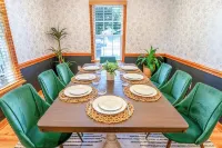 4 Bed, King Bed, Tvs ,Grill, Crib, Kids Essentials,Sleep Noise Machine,Bond Park