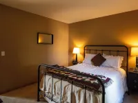 Whole House in Schroon Lake: 35 Min to Gore Mnt! Hotels in Schroon