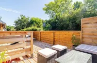 Le Cozy Maupas. Peaceful Normand stone house with a garden. Các khách sạn ở Gavray