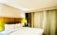 Radiant Inn and Suites Hotels near Sam's Club